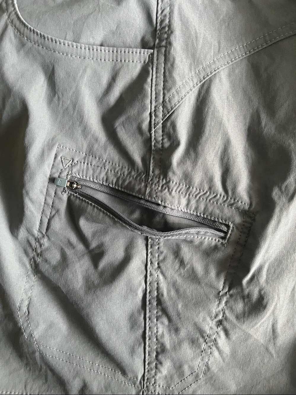 Eddie Bauer Women’s Grey Shorts size 12 - Picture 10 of 14